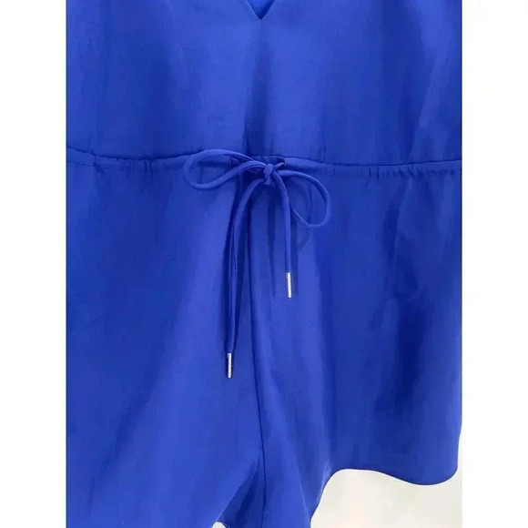 Superdown Women’s Austin Deep V Romper Blue Size Medium Adjustable Straps EUC - Picture 4 of 8